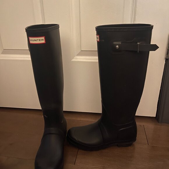 Womens Size 8 Tall Black Hunter Rainboots - Picture 1 of 2